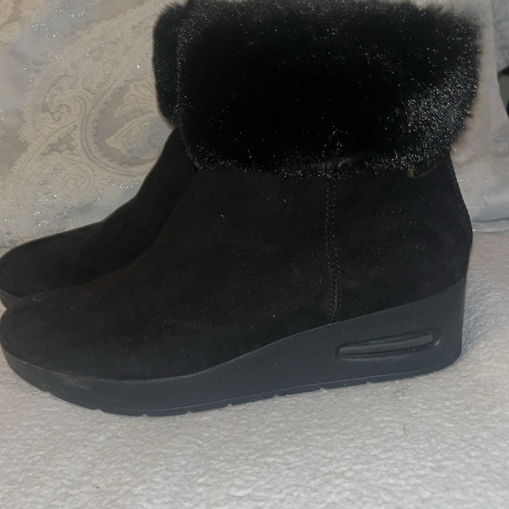 NWT DKNY black booties with fur trim never worn immaculate condition